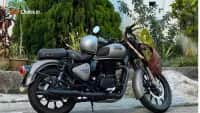 Royal Enfield Classic 350 Review 2025 – Timeless Design, Smooth Ride, Powerful Feel