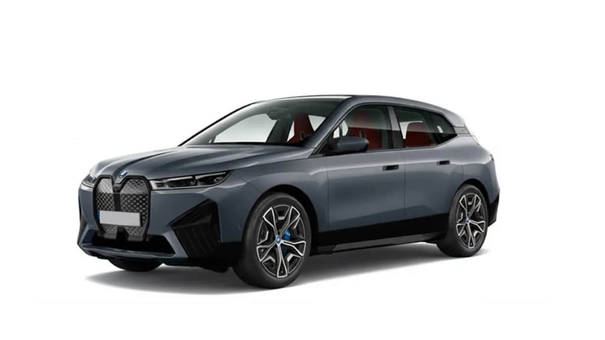 2021 BMW iX exterior front view