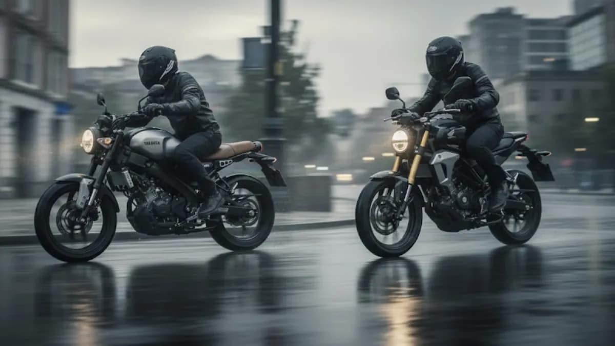 Honda CB150R and Yamaha XSR155 side view retro styling