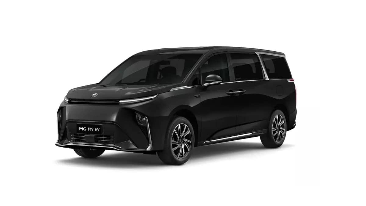 2025 MG Motor M9 exterior front view