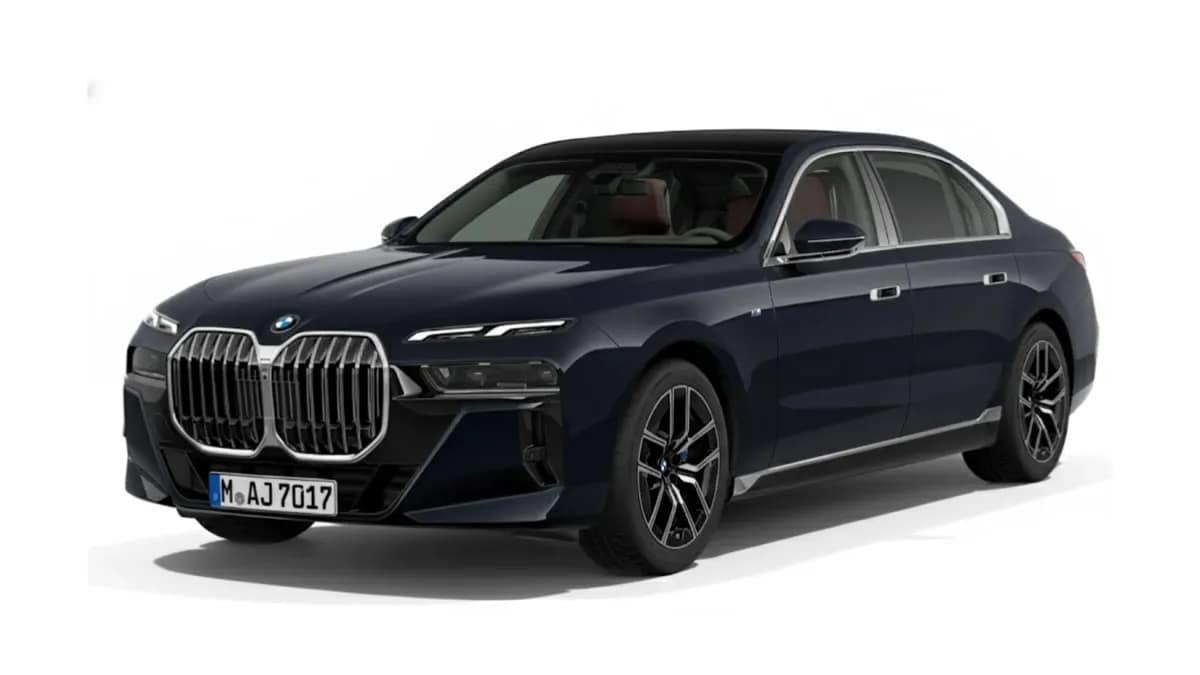 7 Series exterior view 1