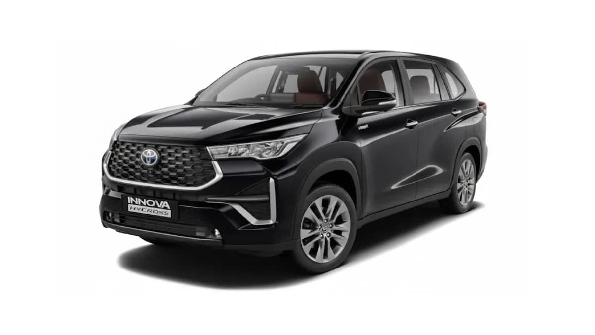 Innova Hycross exterior view 1