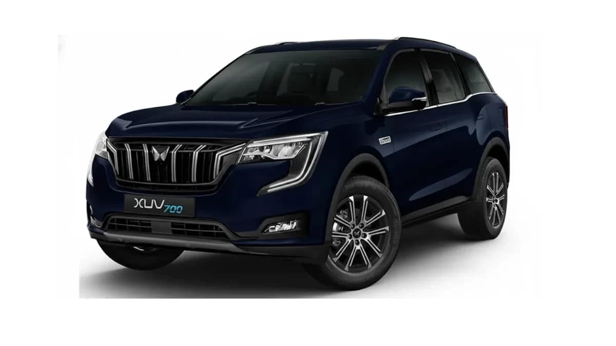 XUV700 exterior view 1