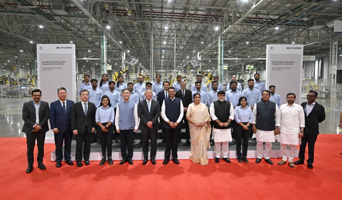 Hyundai Motor India Pune plant inauguration group photo on the factory floor