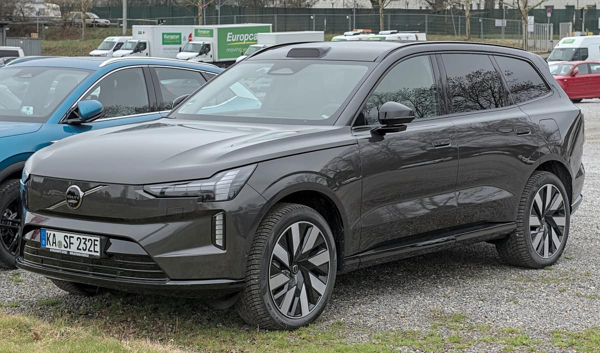 Volvo EX90 electric SUV front three-quarter view