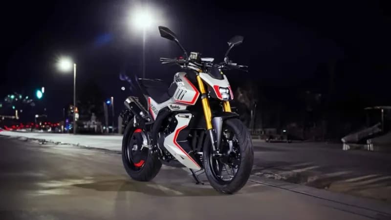 FB Mondial Piega 452 The Sporty Cruiser That Turns Heads and Thrills