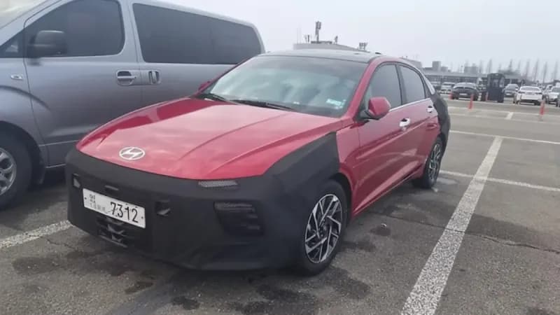 New Hyundai Verna Facelift Spied in Korea – Sneak Peek at Design & Features!