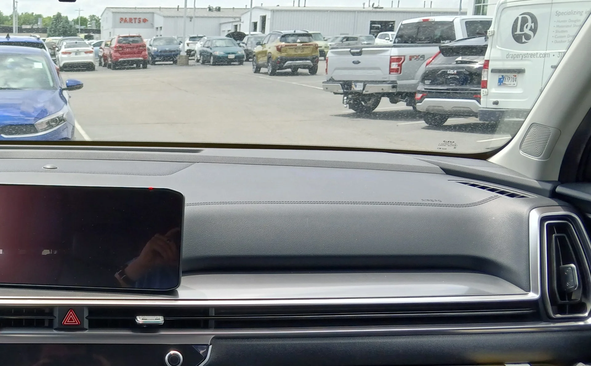 Kia Sorento infotainment screen (interior, international model)