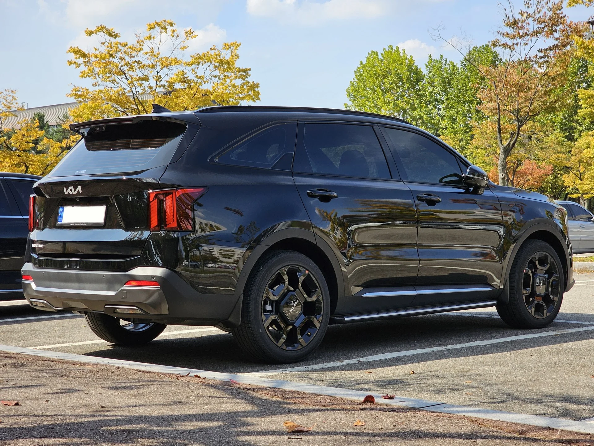 Kia Sorento rear three quarter right (exterior, international model)