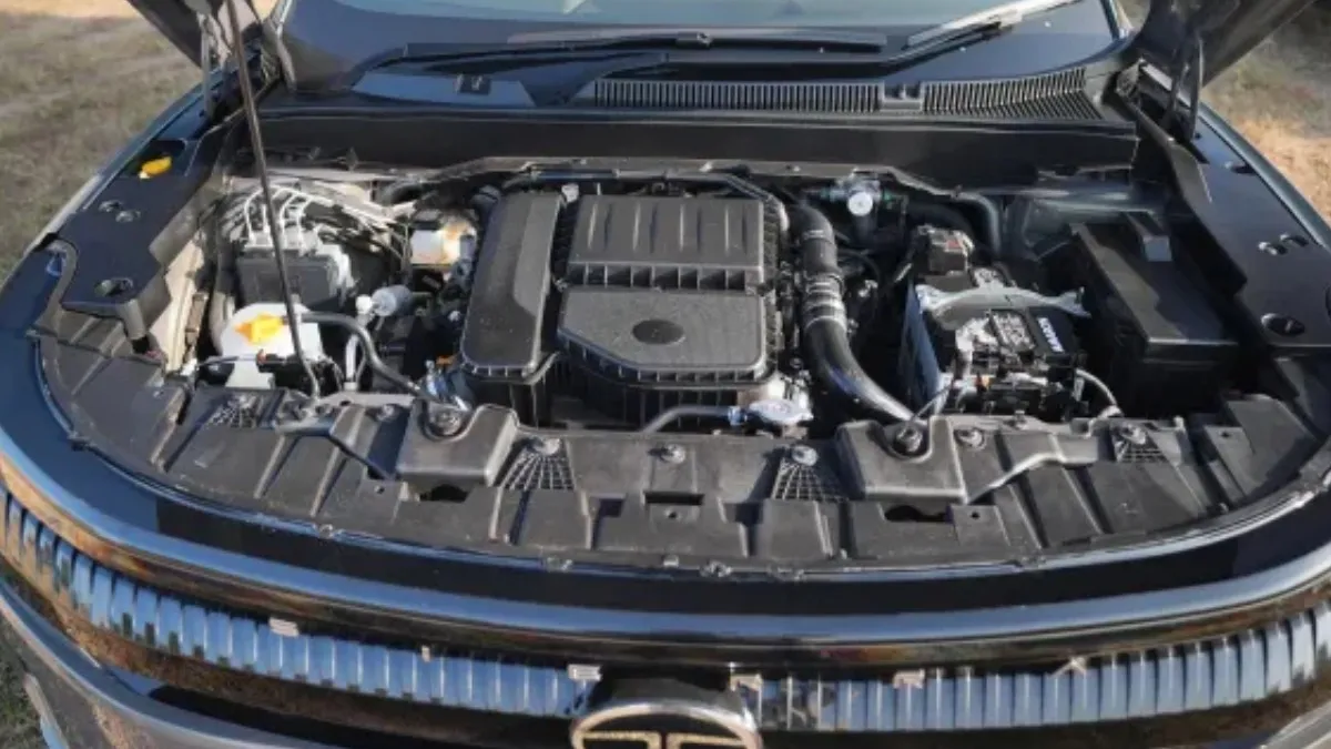 tata sierra engine view image