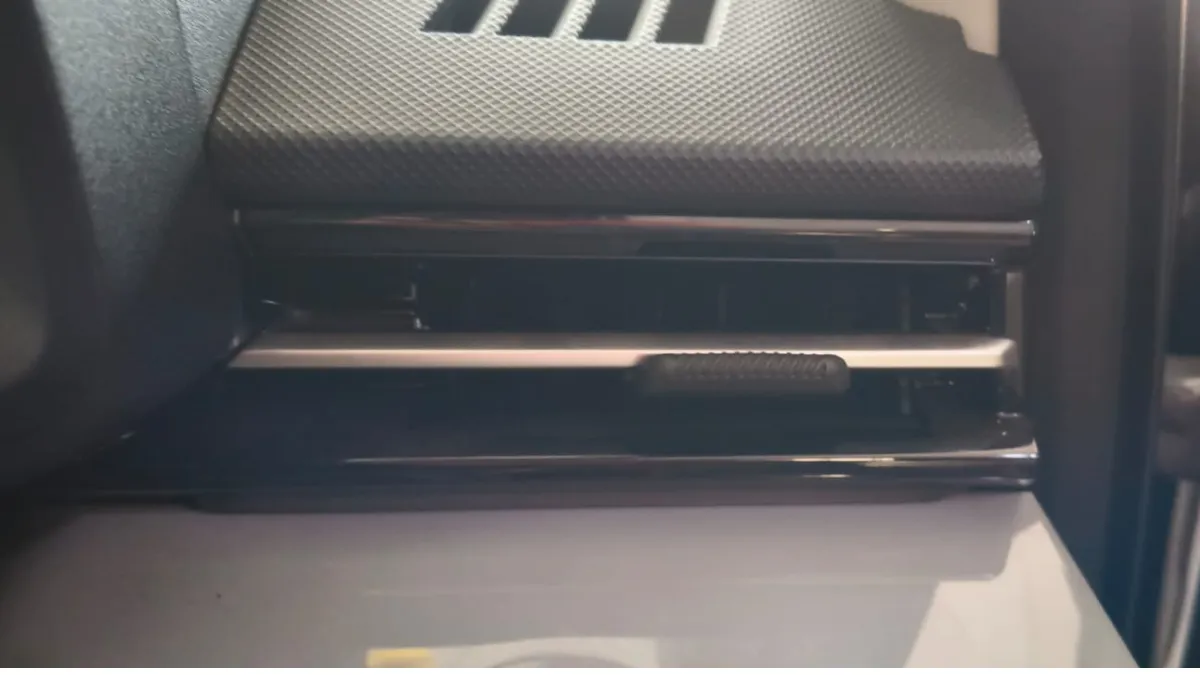 Tata Sierra Driver's Side AC Vent Image